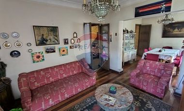 Casona con GRAN POTENCIAL PARA REMODELAR