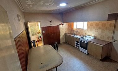 Venta Casa 3 amb. a Reciclar Barrio Fortunato