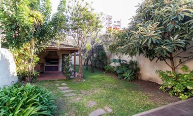 CASA 5 AMB LOTE PROPIO JARDÍN QUINCHO COCHERA
