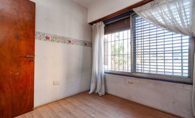 CASA 5 AMB LOTE PROPIO JARDÍN QUINCHO COCHERA