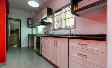 CASA 5 AMB LOTE PROPIO JARDÍN QUINCHO COCHERA