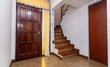 CASA 5 AMB LOTE PROPIO JARDÍN QUINCHO COCHERA