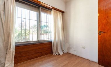 CASA 5 AMB LOTE PROPIO JARDÍN QUINCHO COCHERA