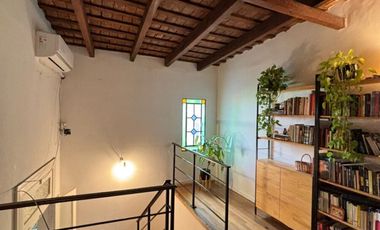 VENTA PH AL FRENTE ESTILO CLASICO RECICLADO RECIENTEMENTE Y EN MUY BUEN ESTADO