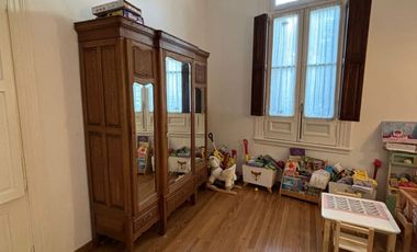 VENTA PH AL FRENTE ESTILO CLASICO RECICLADO RECIENTEMENTE Y EN MUY BUEN ESTADO