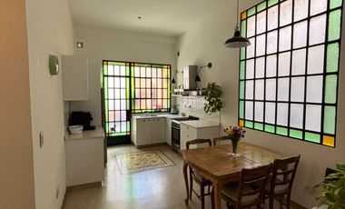VENTA PH AL FRENTE ESTILO CLASICO RECICLADO RECIENTEMENTE Y EN MUY BUEN ESTADO