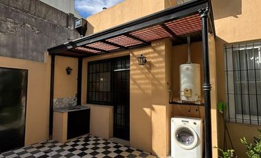VENTA PH AL FRENTE ESTILO CLASICO RECICLADO RECIENTEMENTE Y EN MUY BUEN ESTADO