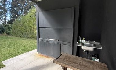 Casa 5 ambientes con pileta en alquiler - Las Golondrinas