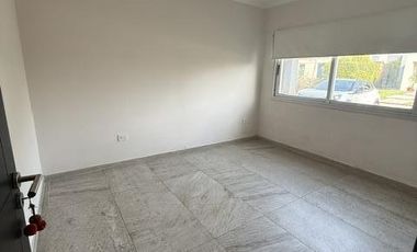Casa 5 ambientes con pileta en alquiler - Las Golondrinas