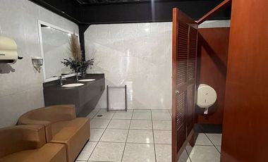 Edificio de +3,000 m² con Salones de Eventos y Oficinas | Santa María