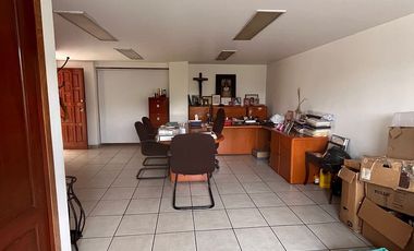 Edificio de +3,000 m² con Salones de Eventos y Oficinas | Santa María