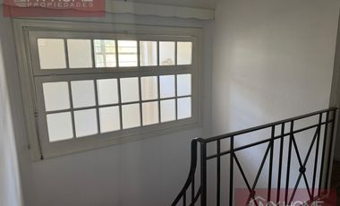 Luminosa y amplia casa en excelente entorno proximo estacion Acassuso