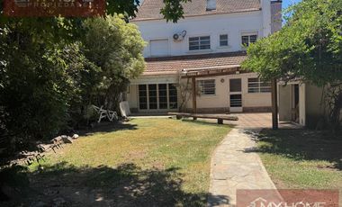 Luminosa y amplia casa en excelente entorno proximo estacion Acassuso