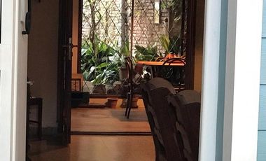 Casa en venta en centro de Adrogue 3 ambientes apto uso profesional con pileta