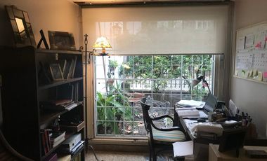 Casa en venta en centro de Adrogue 3 ambientes apto uso profesional con pileta