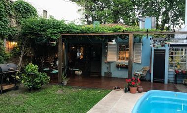 Casa en venta en centro de Adrogue 3 ambientes apto uso profesional con pileta
