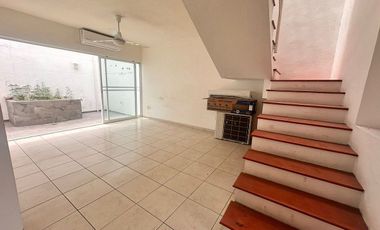 CASA EN RENTA EN AGUA MARINA