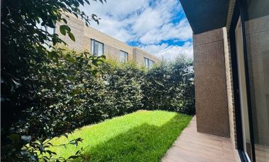 Arriendo casa campestre de dos niveles en conjunto en Cajica.