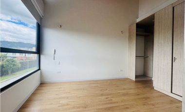 Arriendo casa campestre de dos niveles en conjunto en Cajica.