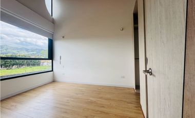 Arriendo casa campestre de dos niveles en conjunto en Cajica.