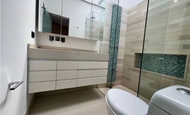 CASA EN ARRIENDO SECTOR LOMA DEL ATRAVEZADO - ENVIGADO