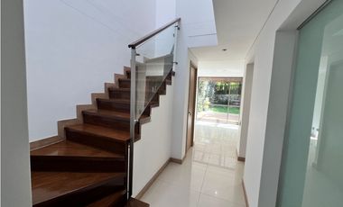 CASA EN ARRIENDO SECTOR LOMA DEL ATRAVEZADO - ENVIGADO