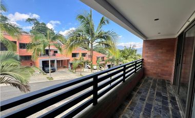 CASA EN ARRIENDO SECTOR LOMA DEL ATRAVEZADO - ENVIGADO