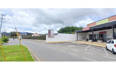 Se arrienda local ubicado en el municipio de La Ceja Antioquia.