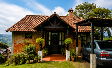 CASA CAMPESTRE CON VISTA INCREIBLE PARA EL ARRIENDO