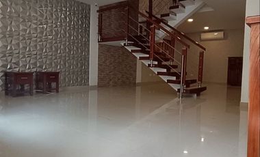 Casa Unifamiliar Piso 3 en Ciudad Jardin, Sur, Cali, Colombia