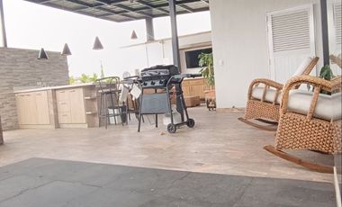 Casa Unifamiliar Piso 3 en Ciudad Jardin, Sur, Cali, Colombia
