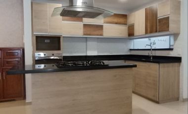 Casa Unifamiliar Piso 3 en Ciudad Jardin, Sur, Cali, Colombia