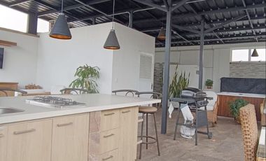 Casa Unifamiliar Piso 3 en Ciudad Jardin, Sur, Cali, Colombia