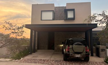 Casa en Renta Amueblada Altozano, Terraza, AC en Recámaras