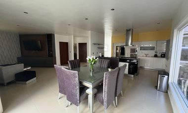 Casa en Renta Juriquilla Amueblada, Recámara o Estudio P/B, Amplio Jardín