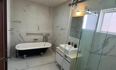 Casa en Renta Juriquilla Amueblada, Recámara o Estudio P/B, Amplio Jardín
