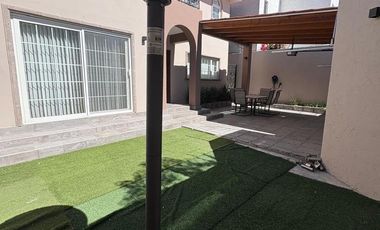 Casa en Renta Juriquilla Amueblada, Recámara o Estudio P/B, Amplio Jardín