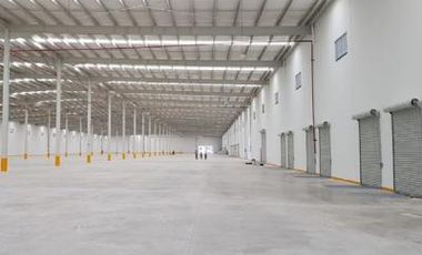 Bodega en renta de 3,300 m2 en Querétaro