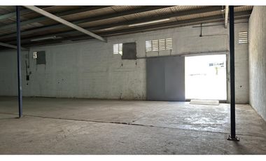 SE ALQULA BODEGA EN CARRASQUILLA DE 700MTS