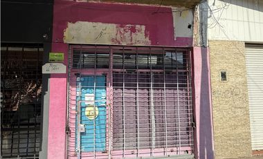 Roma 3091, entre Lima y Asunción. Isidro Casanova