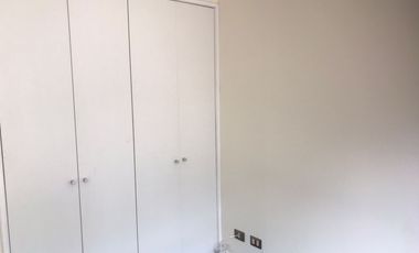 EN UN PRIMER PISO VISTA A LA PISCINA