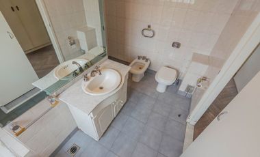 VENTA DEPTO DUPLEX 8 AMBIENTES RECOLETA A RECICLAR