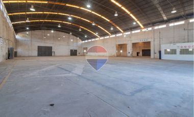 ALQUILA GRAN GALPON 3.500 m2 CON TERRENO 30.000 m2