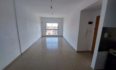 Departamento 2 ambb en alquiler c/ cochera en Villa Luzuriaga