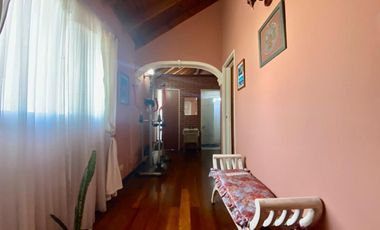 CASA VENTA EN BANFIELD DOS PLANTAS CON PATIO