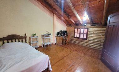 CASA DE 4 DORMITORIOS EN BARRIO FARMACÉUTICO