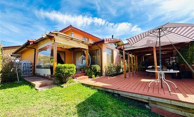 Casa en Venta en Jardines del Lago