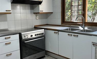 Casa en Arriendo en Metro Los Domínicos