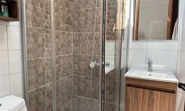Casa en Arriendo en Metro Los Domínicos