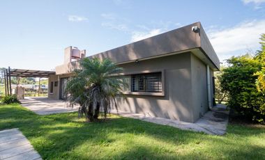 Moderna propiedad de 2 dorm en Lomas de San José
